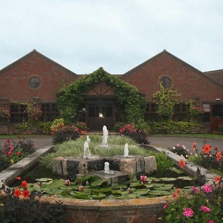 Magnolia Park Hotel, Golf & Country Club Boarstall Exterior foto
